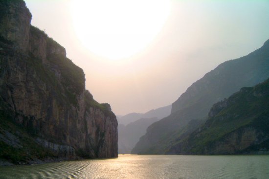 34 - Leaving the Xiling Gorge.jpg