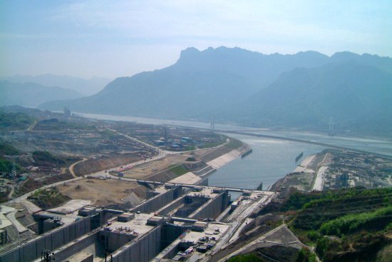 38 - The Gezhouba dam - shipping lock.jpg